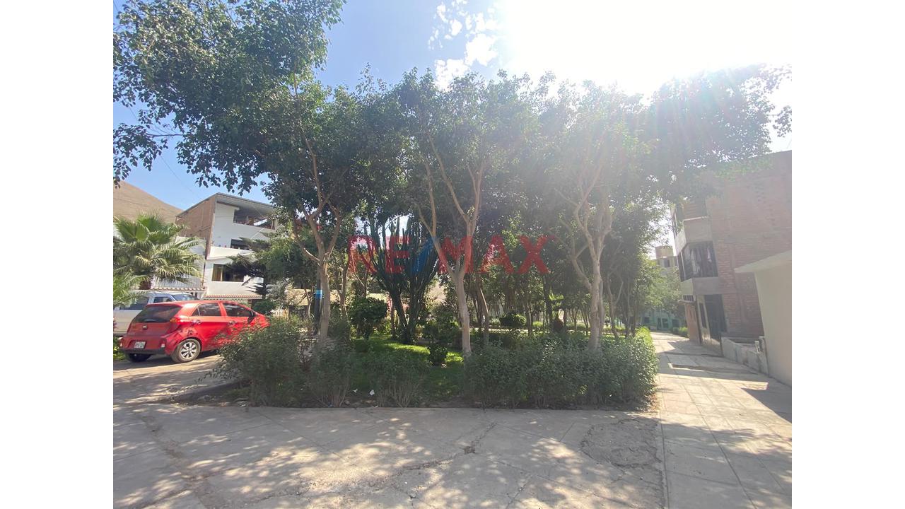 Casa De 3 Pisos Con 3 Departamentos Independientes En Ciudad Del Deporte – Ventanilla - 16
