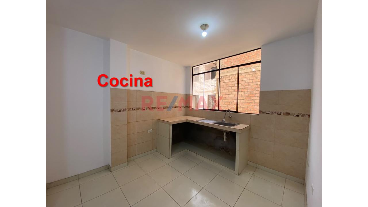Casa De 3 Pisos Con 3 Departamentos Independientes En Ciudad Del Deporte – Ventanilla — foto 6