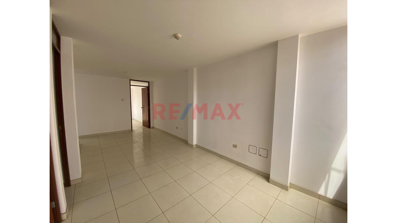 Casa De 3 Pisos Con 3 Departamentos Independientes En Ciudad Del Deporte – Ventanilla — foto 15