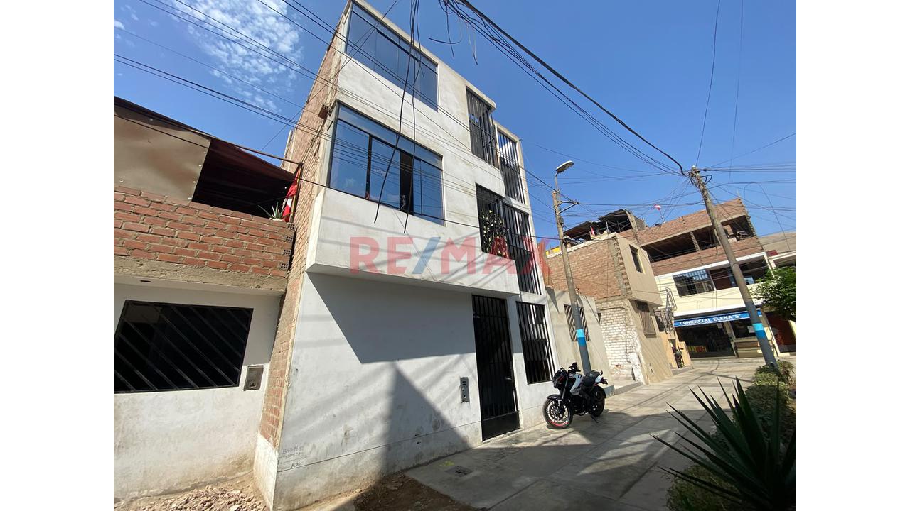 Casa De 3 Pisos Con 3 Departamentos Independientes En Ciudad Del Deporte – Ventanilla — foto 4