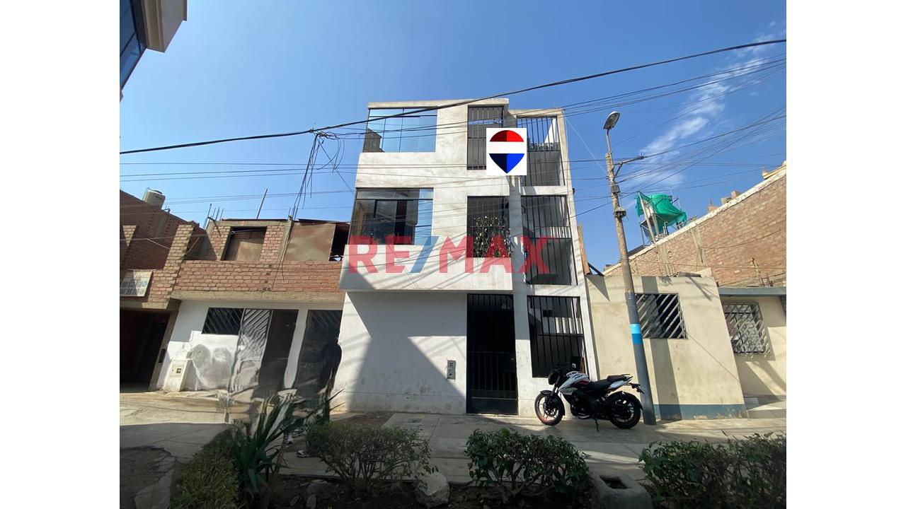 Casa De 3 Pisos Con 3 Departamentos Independientes En Ciudad Del Deporte – Ventanilla
