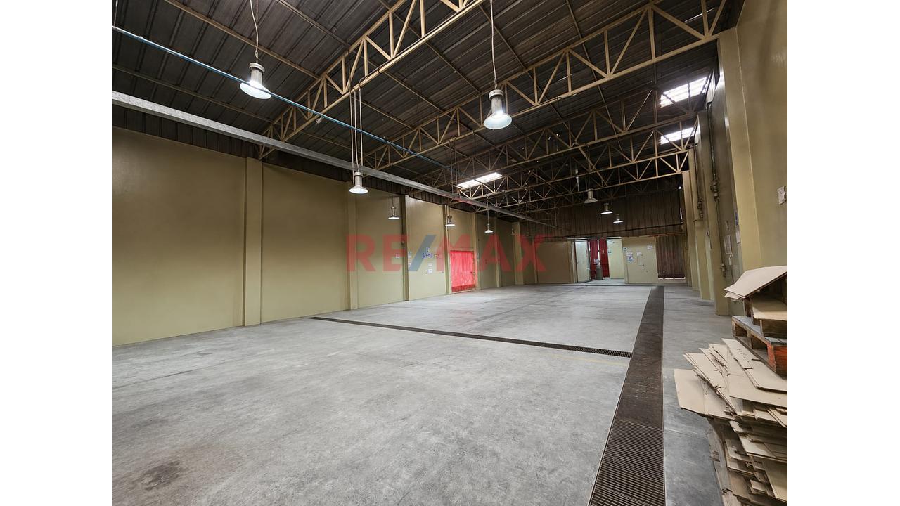 Terreno Comercial Con Amplia Construcción Y Almacén – Cerca De Alta Complejidad - 8