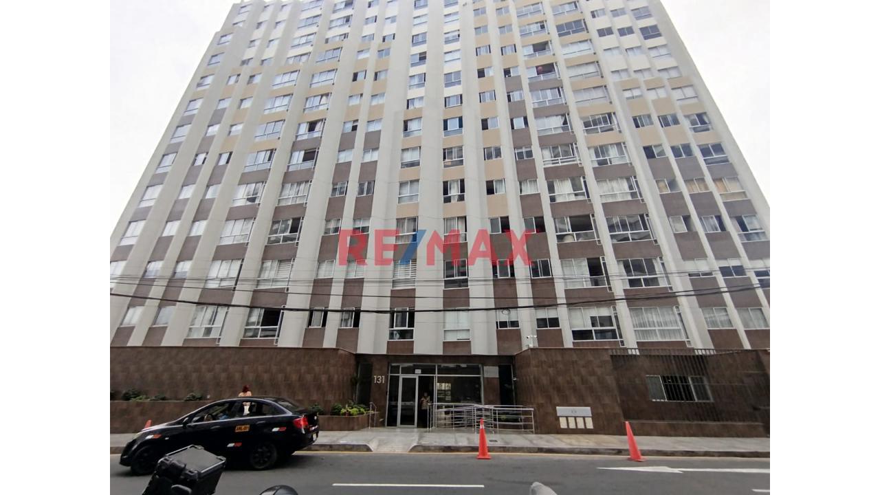 Vive Frente A Parque Y Con Hermosa  Vista Al Mar!!  Exclusivo  Depa Amoblado  En San Miguel