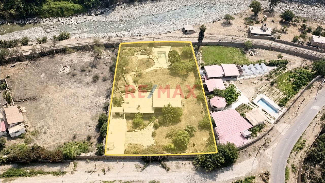 Se Vende  Casa En La Cantuta  Como Terreno Para Inversion Inmobiliaria — foto 5