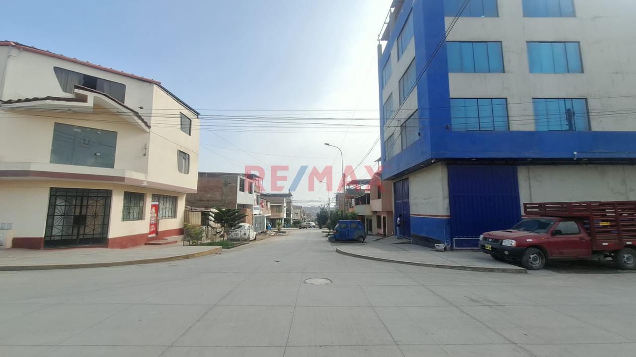 Casa En Venta Como Terreno En Villa El Salvador — foto 13