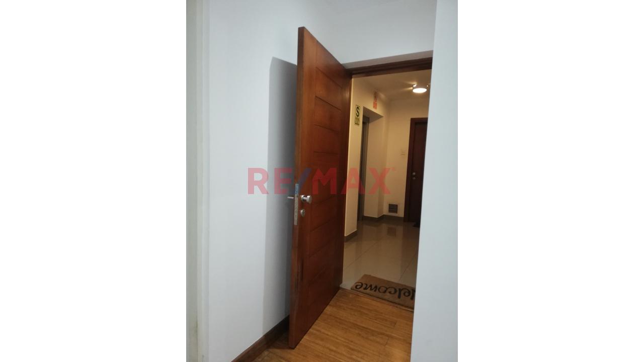 Venta De Departamento + 2 Cocheras En Miraflores — foto 12