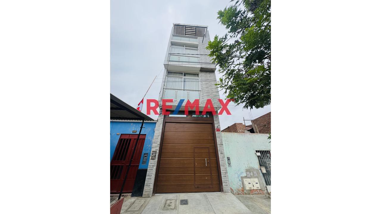 Venta De Casa Con 2 Departamentos En La Esperanza - 1