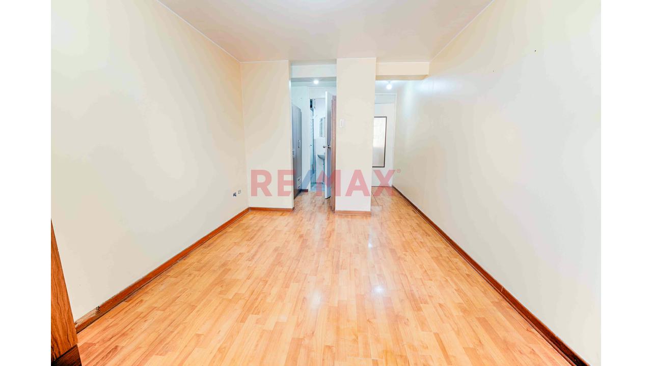 Venta De Lindo Departamento Y Frente Al Parque San Elias En Los Olivos — foto 12