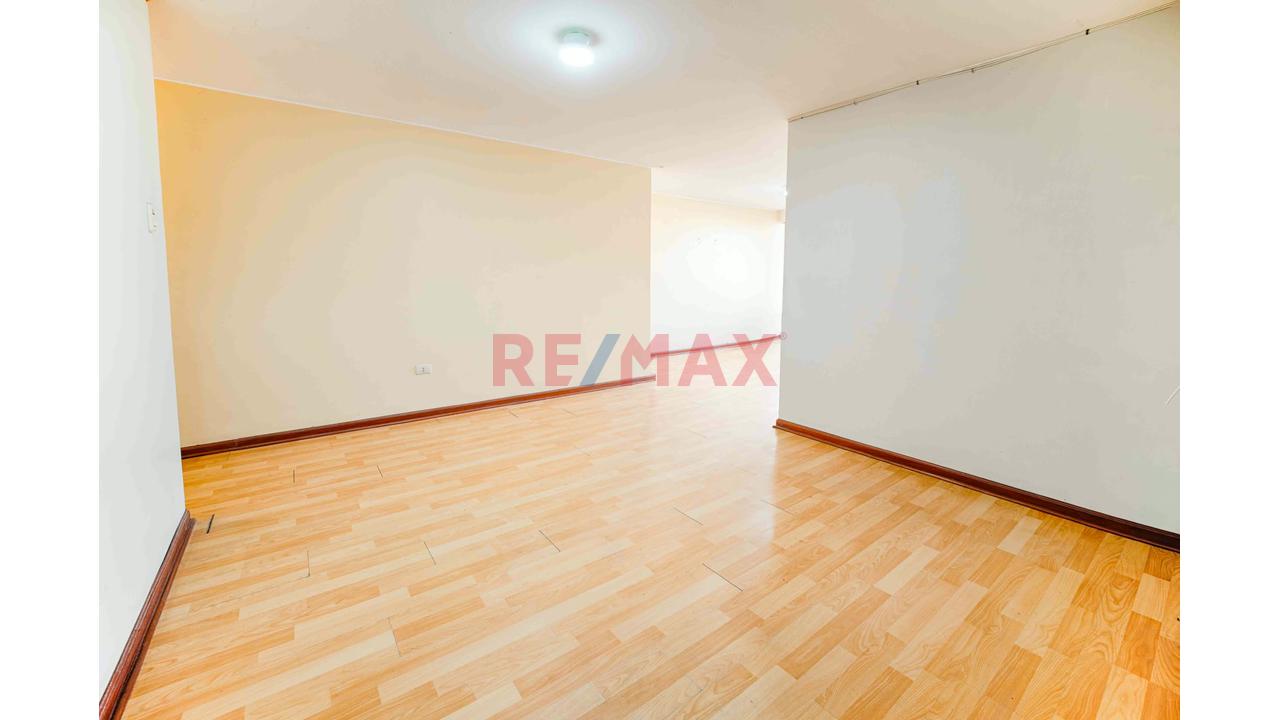 Venta De Lindo Departamento Y Frente Al Parque San Elias En Los Olivos — foto 7
