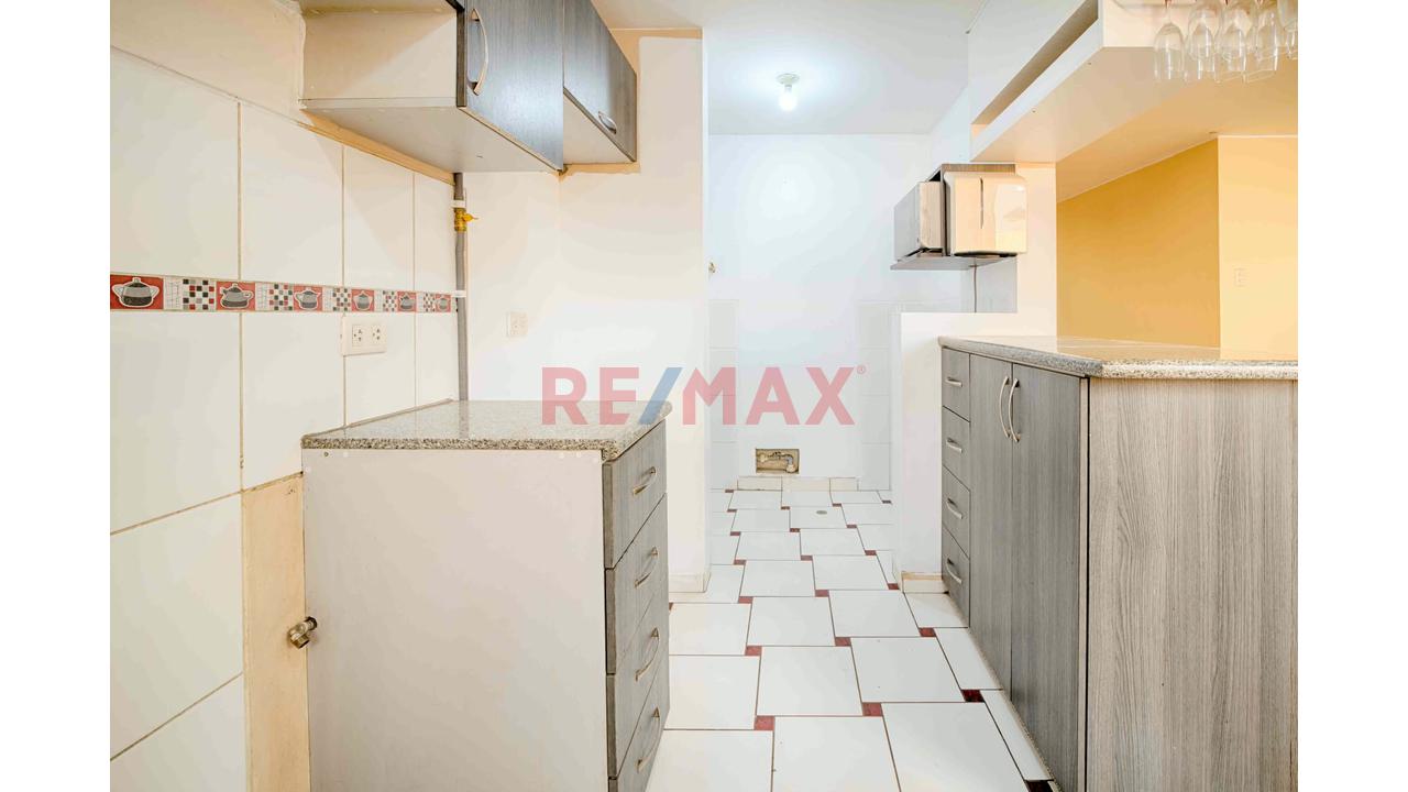 Venta De Lindo Departamento Y Frente Al Parque San Elias En Los Olivos — foto 6