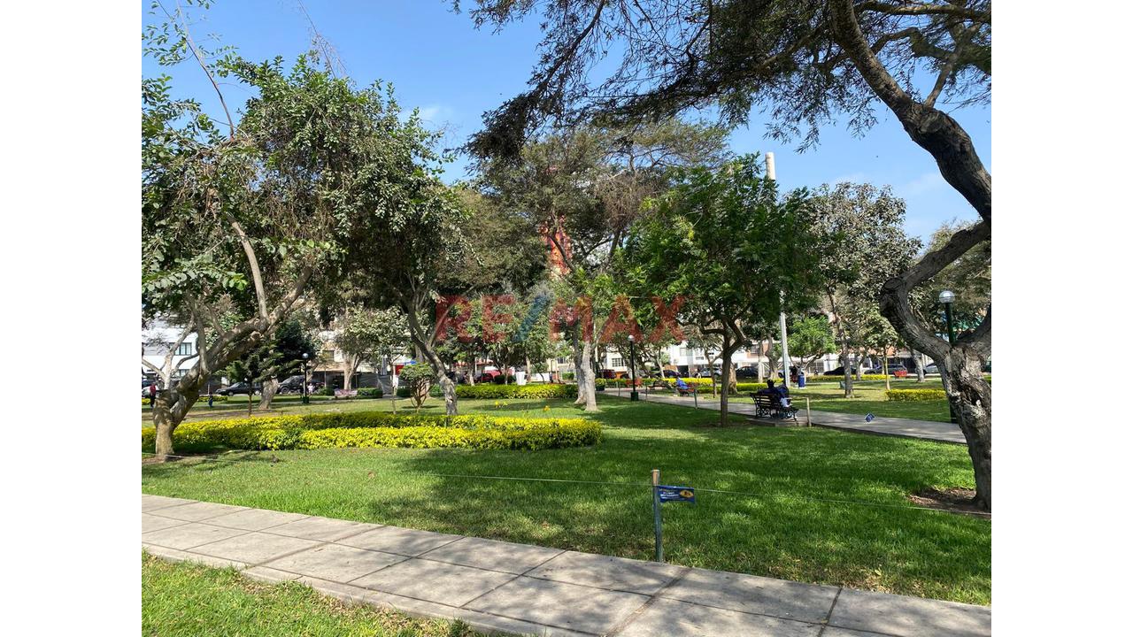 Terreno En Venta Frente A Parque – Miraflores | Rdm | 7 Pisos - 10