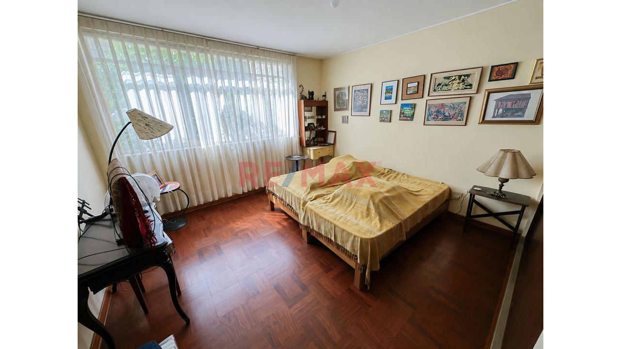 Terreno En Venta Frente A Parque – Miraflores | Rdm | 7 Pisos - 12