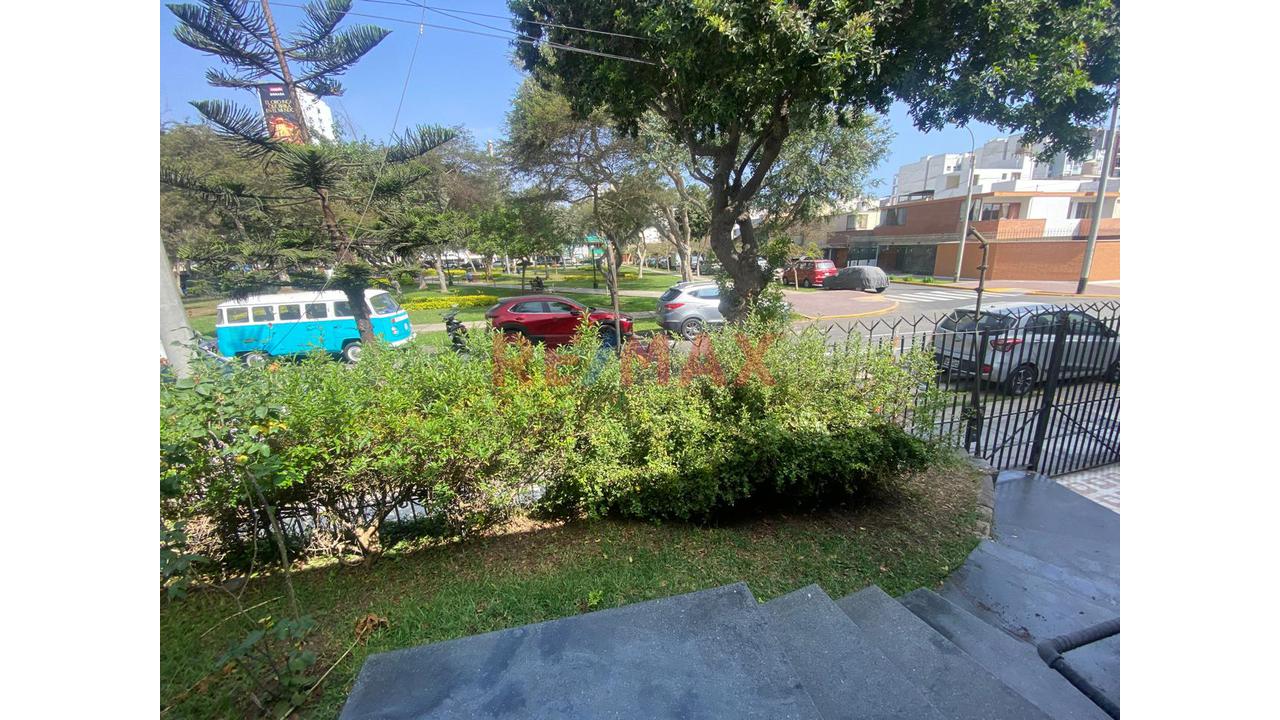 Terreno En Venta Frente A Parque – Miraflores | Rdm | 7 Pisos - 9