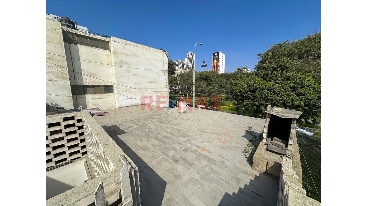 Terreno En Venta Frente A Parque – Miraflores | Rdm | 7 Pisos - 11