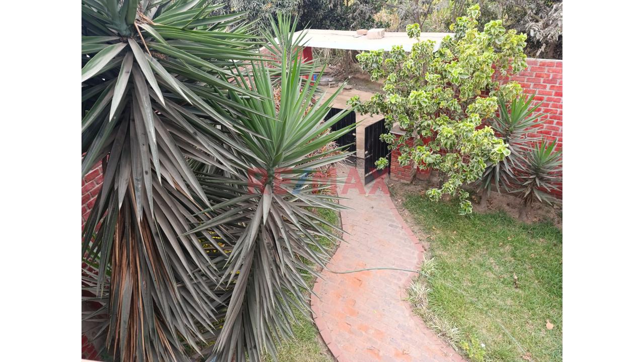Casa De Campo Con Piscina En Laredo | Transferencia De Acciones Y Derechos / Aprox. 849.54 M² - 11