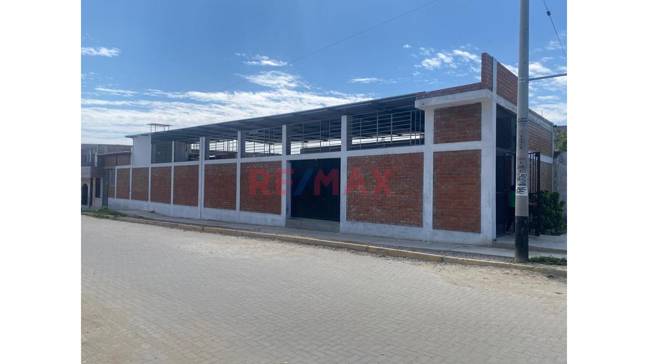 Amplio Local En Alquiler En Av. Progreso De Castilla - 2