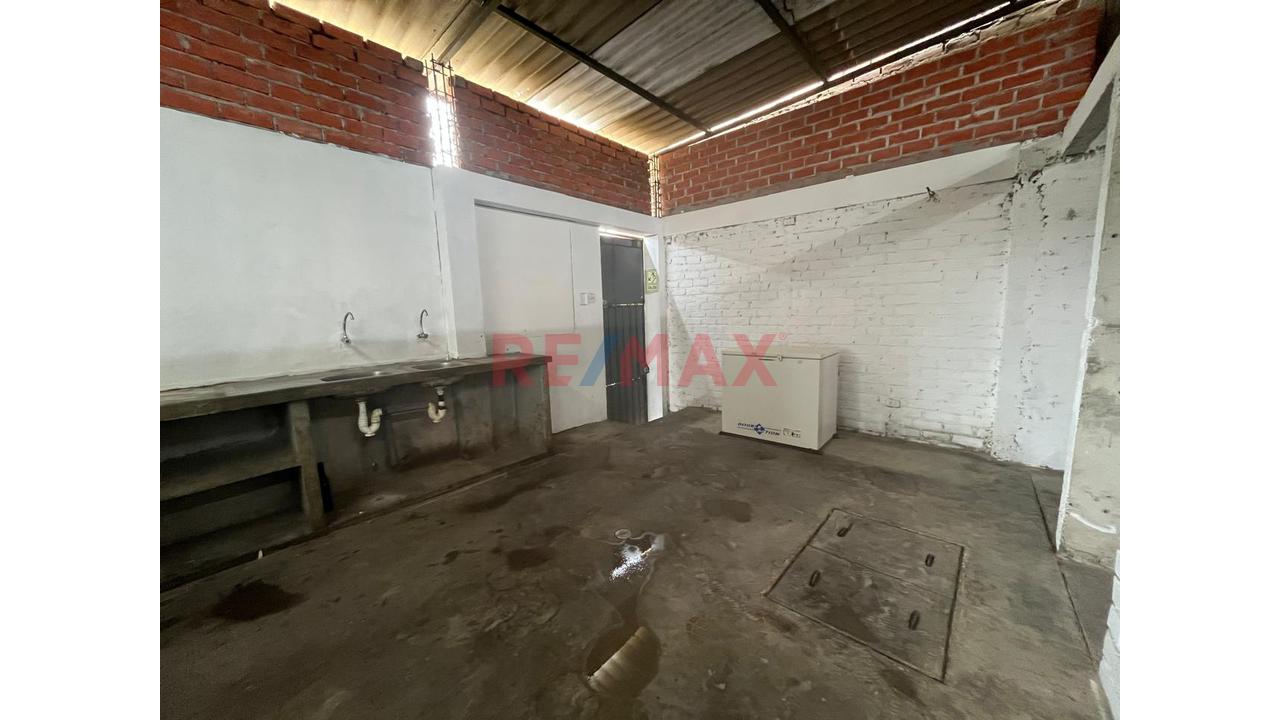 Amplio Local En Alquiler En Av. Progreso De Castilla - 6
