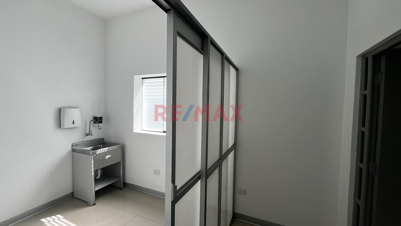 Local Ideal Para Clinica / Consultorios/ Oficinas /Laboratorios/ Centros De Terapias — foto 3