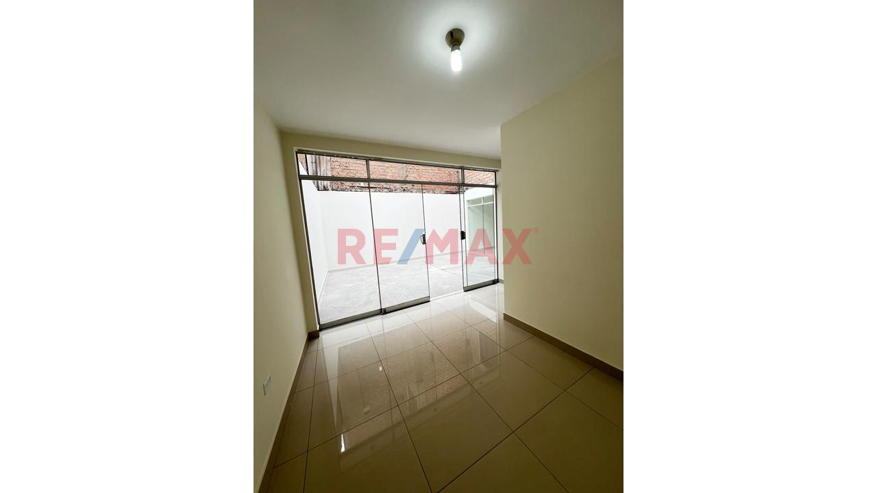 Ocal Comercial De Estreno En Alquiler | 100 M² | Primer Piso | Puerta A La Calle — foto 9