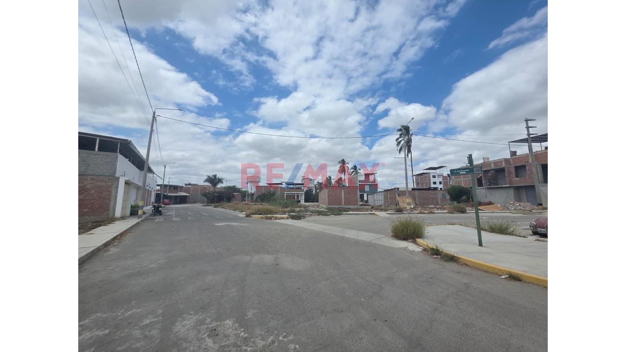 Se Vende 1 Terreno De 105 M2  O 2 Terrenos Juntos De 210M2 En Urbanizacion Palmeras  ¡Oportunidad De Inversión Asegurada Para Un Desarrolo Inmobiliario O Construir La Casa De Tus Sueños! 🏗️✨ — foto 6
