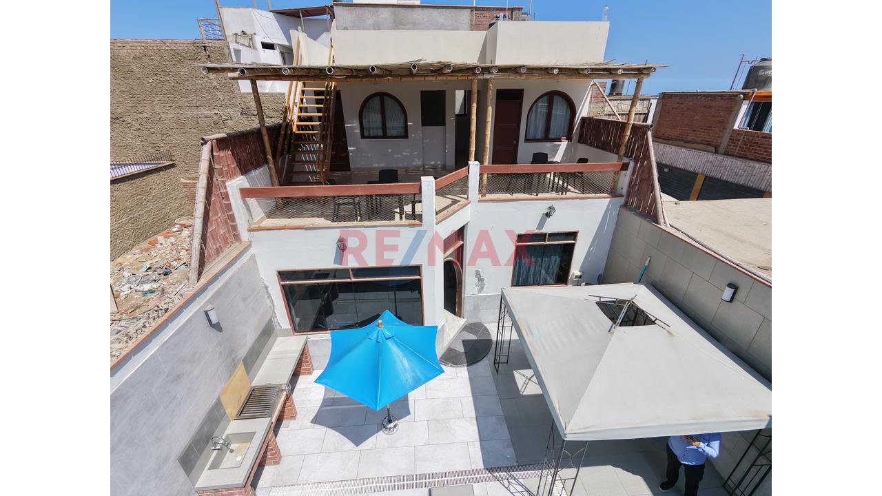 Casa De Playa Con Piscina En Venta - 18