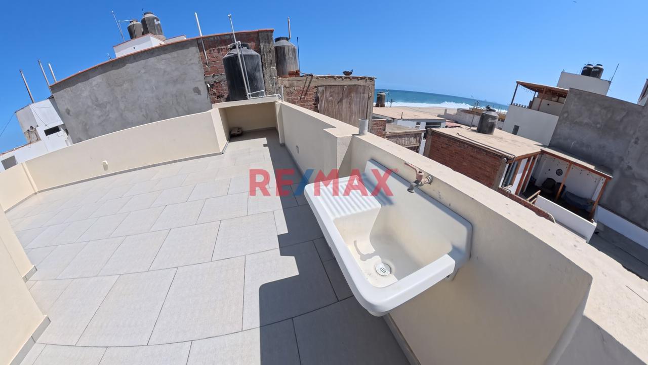 Casa De Playa Con Piscina En Venta - 15