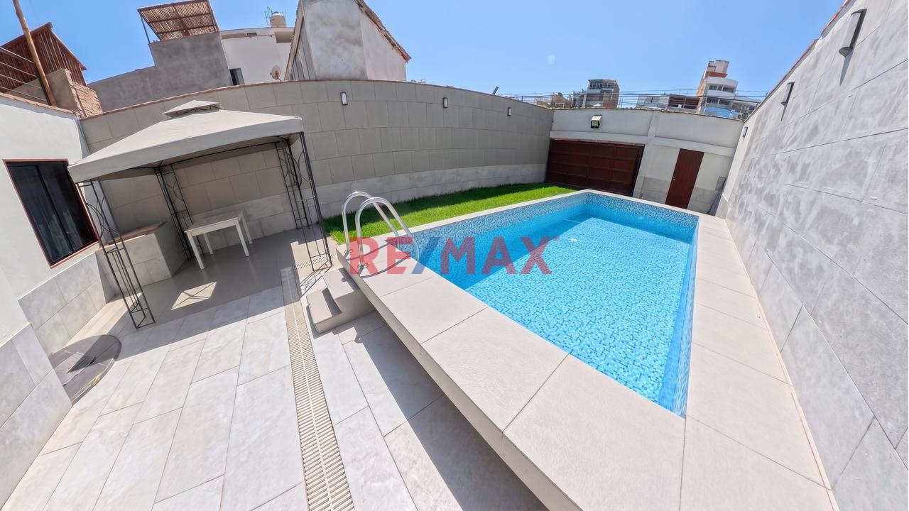 Casa De Playa Con Piscina En Venta - 3