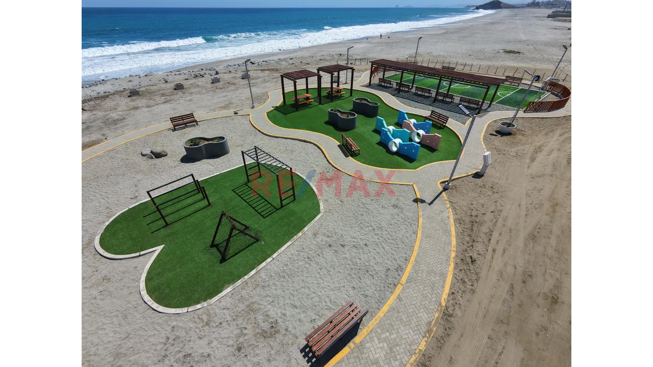 Casa De Playa Con Piscina En Venta - 21
