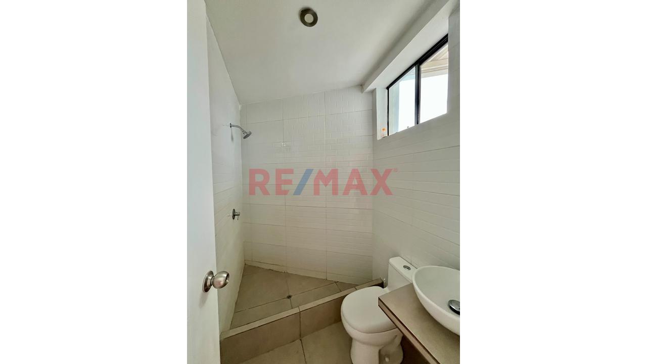 Gran Oportunidad De Invertir !!! Venta De Casa Ubicada En Urb. Monteverde 2 Lt 50 Mz U Etapa 22 S/ 480,000.00 - 17