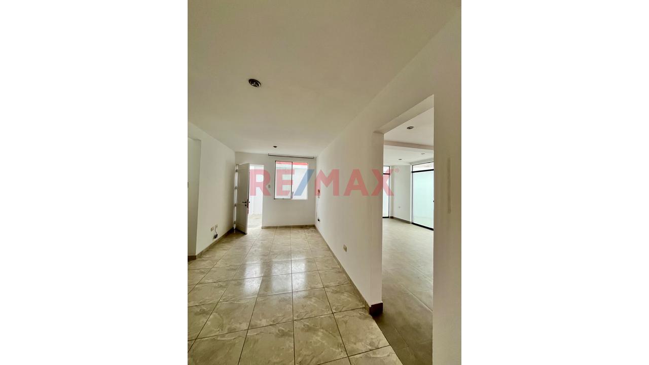 Gran Oportunidad De Invertir !!! Venta De Casa Ubicada En Urb. Monteverde 2 Lt 50 Mz U Etapa 22 S/ 480,000.00 - 18