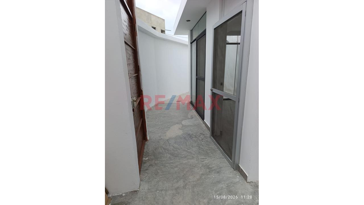 Gran Oportunidad De Invertir !!! Venta De Casa  Ubicada En Urb. Monteverde 2  Lt 50 Mz U Etapa 22   S/ 480,000.00 - 8