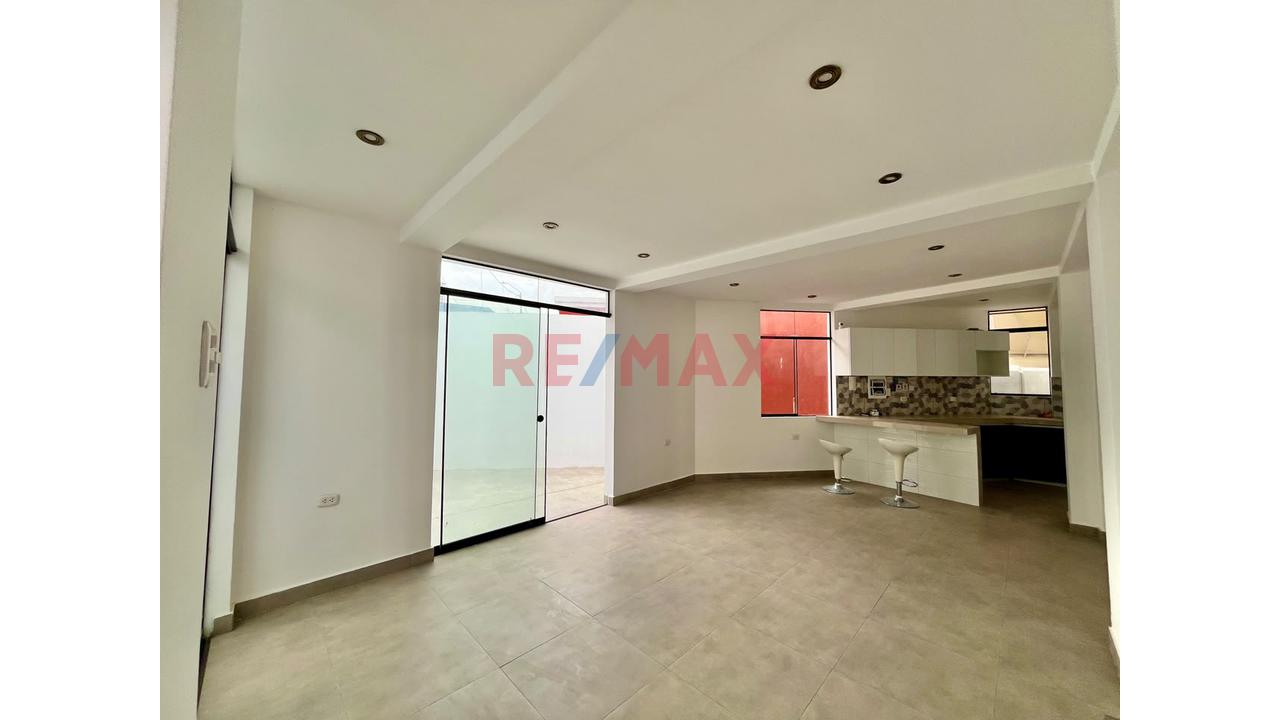 Gran Oportunidad De Invertir !!! Venta De Casa Ubicada En Urb. Monteverde 2 Lt 50 Mz U Etapa 22 S/ 480,000.00 - 16