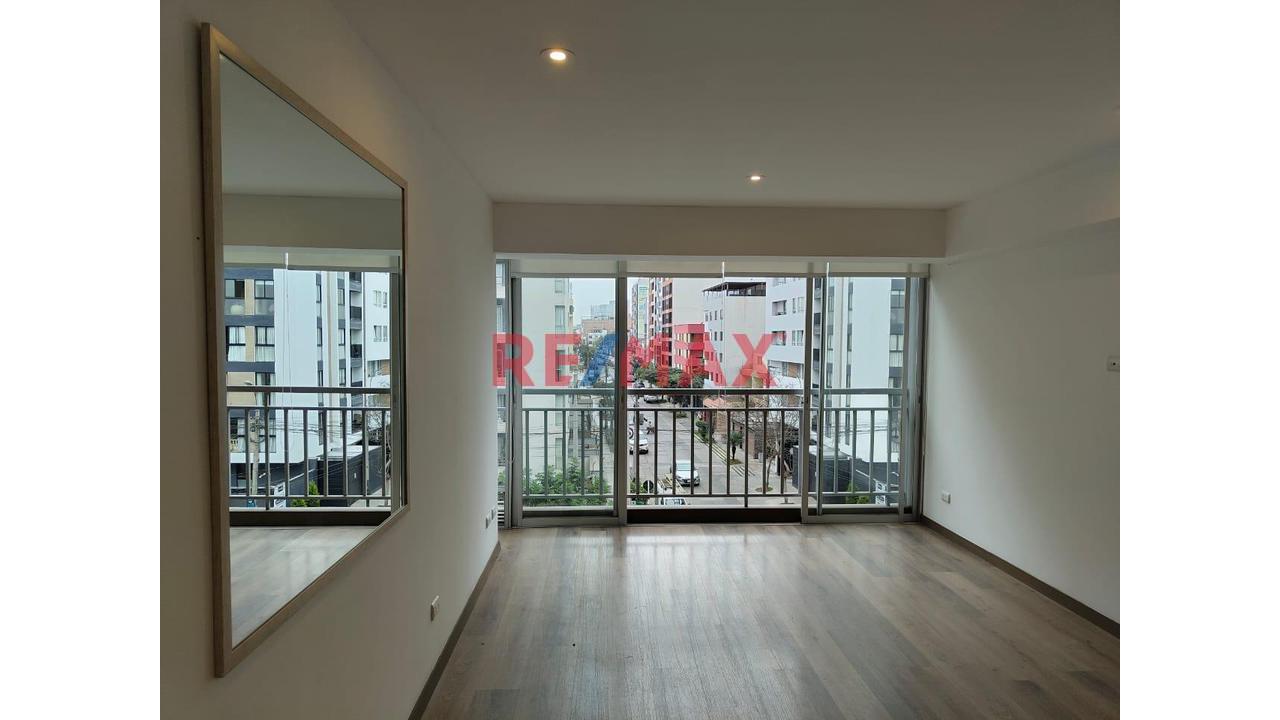 Moderno Y Funcional Departamento En Zona Residencial Y Segura