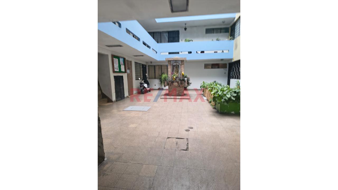 Vendo Estratégico Departamento De 2 Habitaciones En Breña: Vida Urbana, Conectividad Y Áreas Recreativas — foto 8