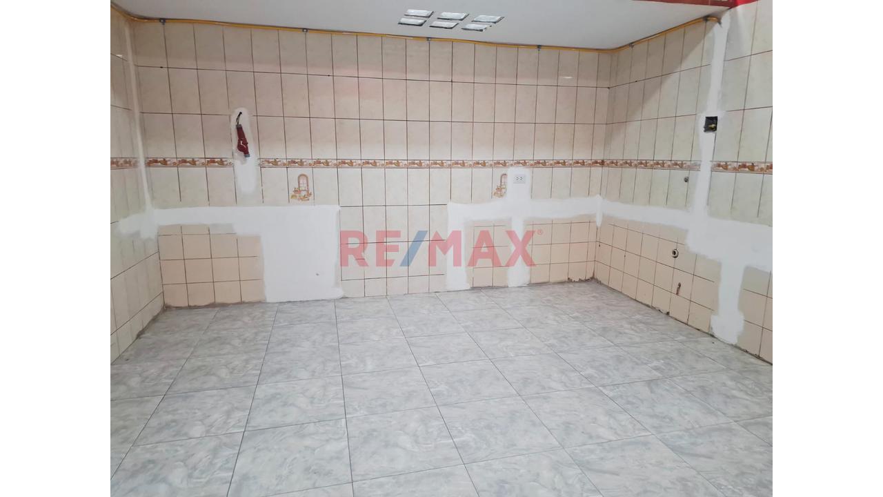 Local Comercial  140M2 + 6 Estacionamientos Frente  A Cruz Saco - Puente Piedra — foto 6