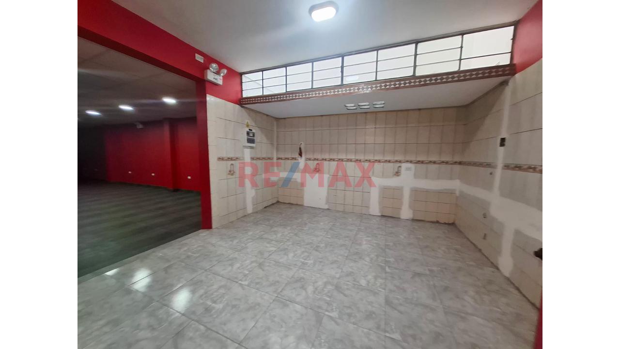 Local Comercial  140M2 + 6 Estacionamientos Frente  A Cruz Saco - Puente Piedra — foto 5