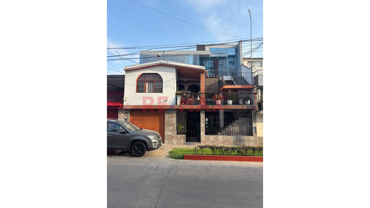 Venta De Departamento  + Mini Depa En Santa Catalina