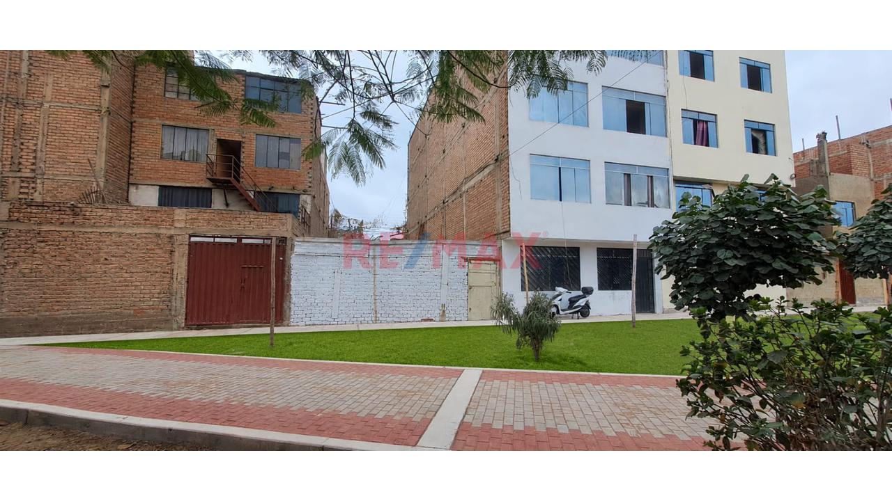 Se Vende Terreno 140M2 Doble Frente  A Calle Y Parque En Urb. Sta.Rosa S.M.P. — foto 3