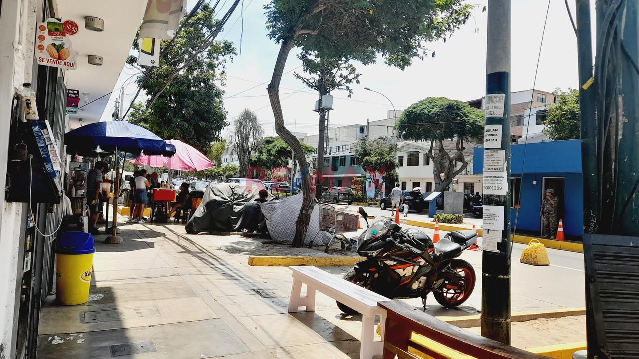 Santiago De Surco - Local Comercial En Alquiler Piso 1 - 4
