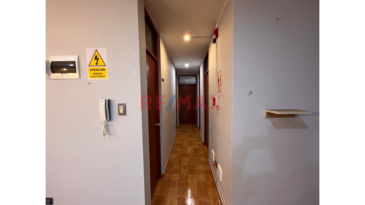 Amplio Y Moderno Departamento En Urb. Monte Bello, Cerro Colorado – Gran Iluminación — foto 5