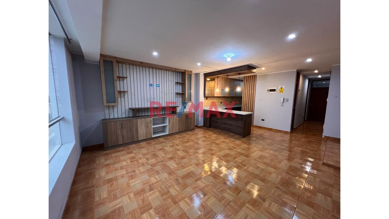 Amplio Y Moderno Departamento En Urb. Monte Bello, Cerro Colorado – Gran Iluminación