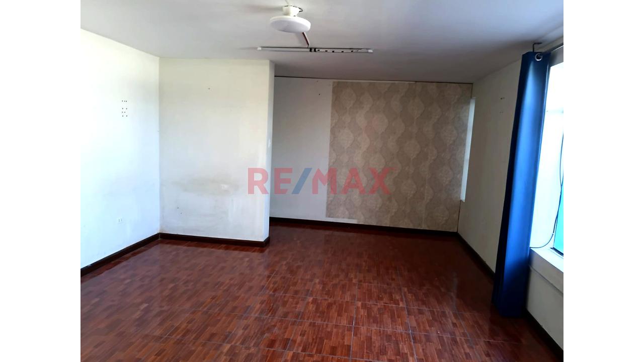 Local Comercial Amplio Y Versátil En Cerro Colorado - 2