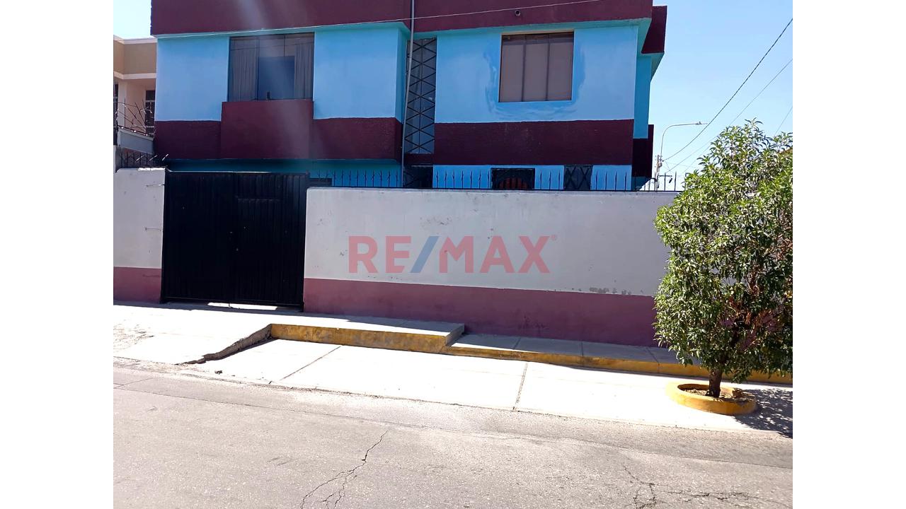 Local Comercial Amplio Y Versátil En Cerro Colorado - 8