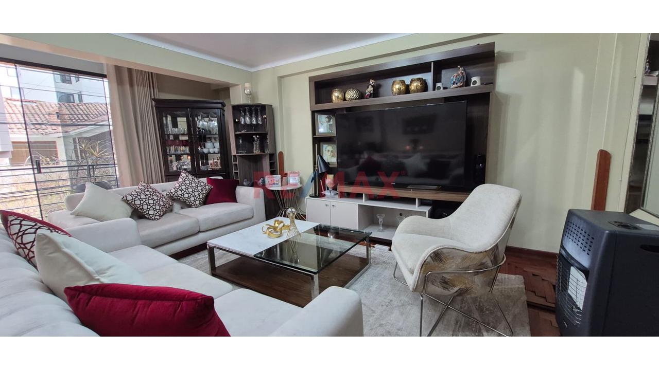 Departamento En Venta Urb. Magisterio - 1