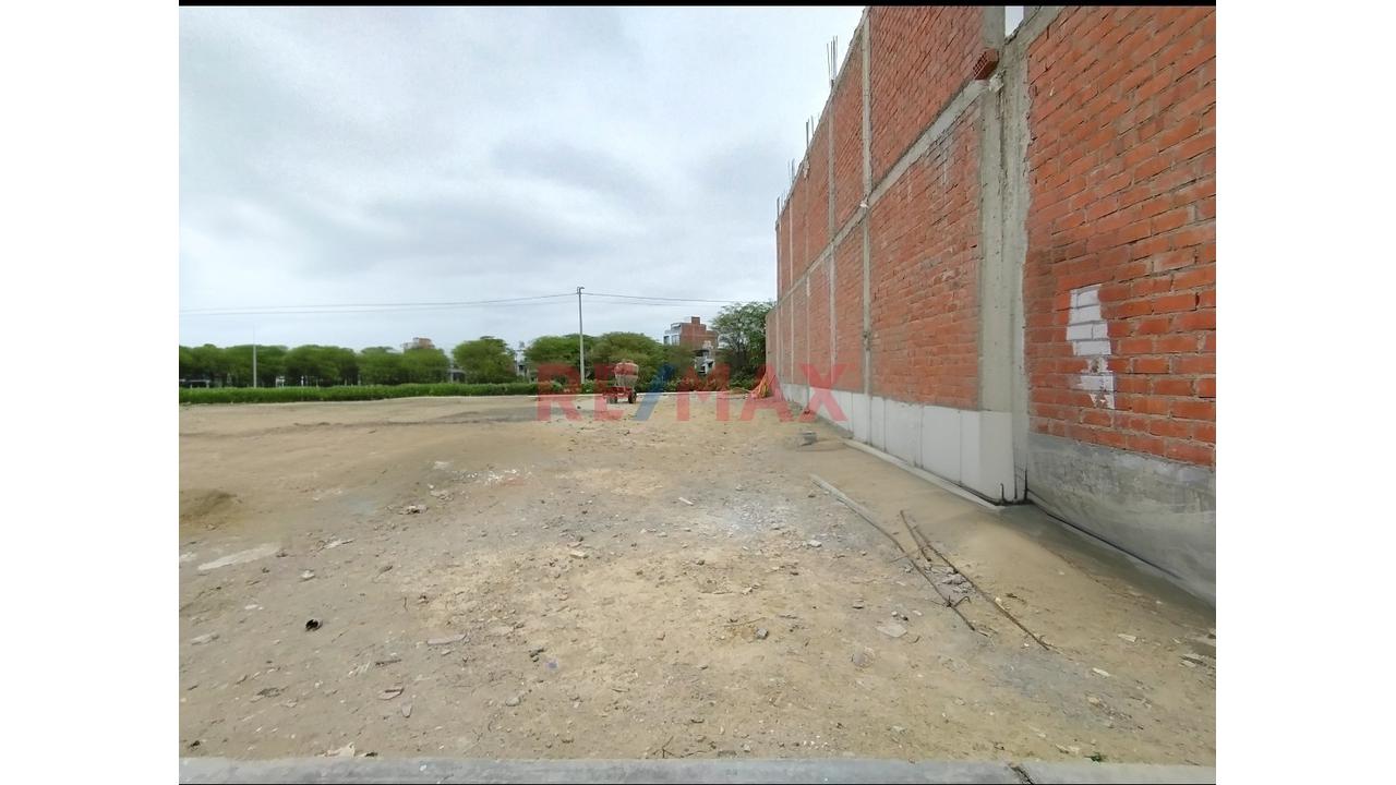Vendo Terreno  De 184 M2 En Urb Residencial Acacias Miraflores Castilla — foto 7