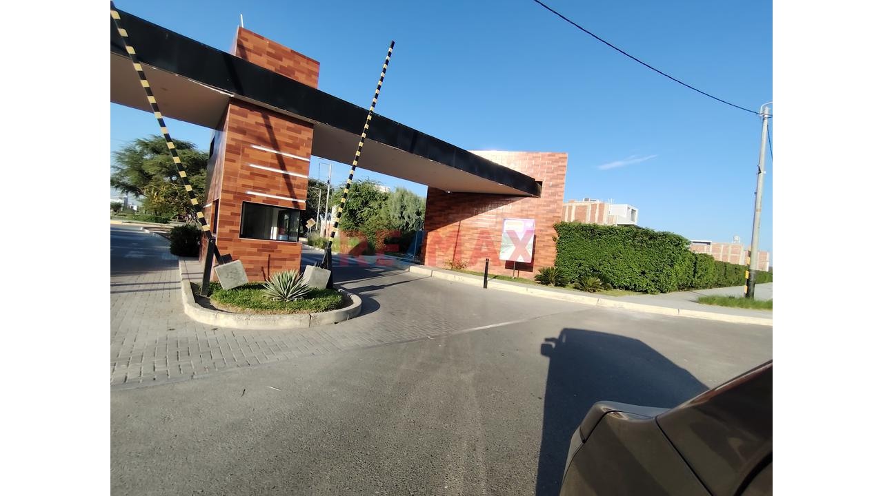 Vendo Terreno  De 184 M2 En Urb Residencial Acacias Miraflores Castilla — foto 4
