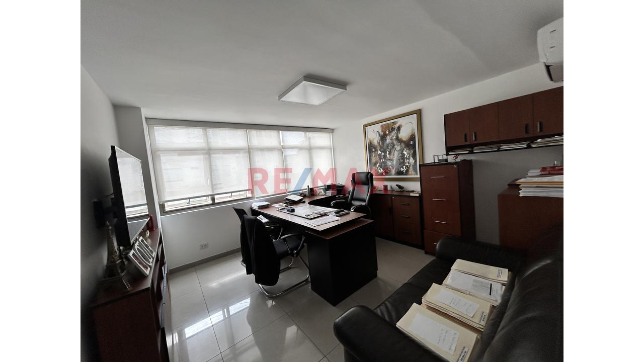 Alquilo Oficina De 482 M²: Totalmente Implementada En Surquillo Límite Con San Isidro - 10