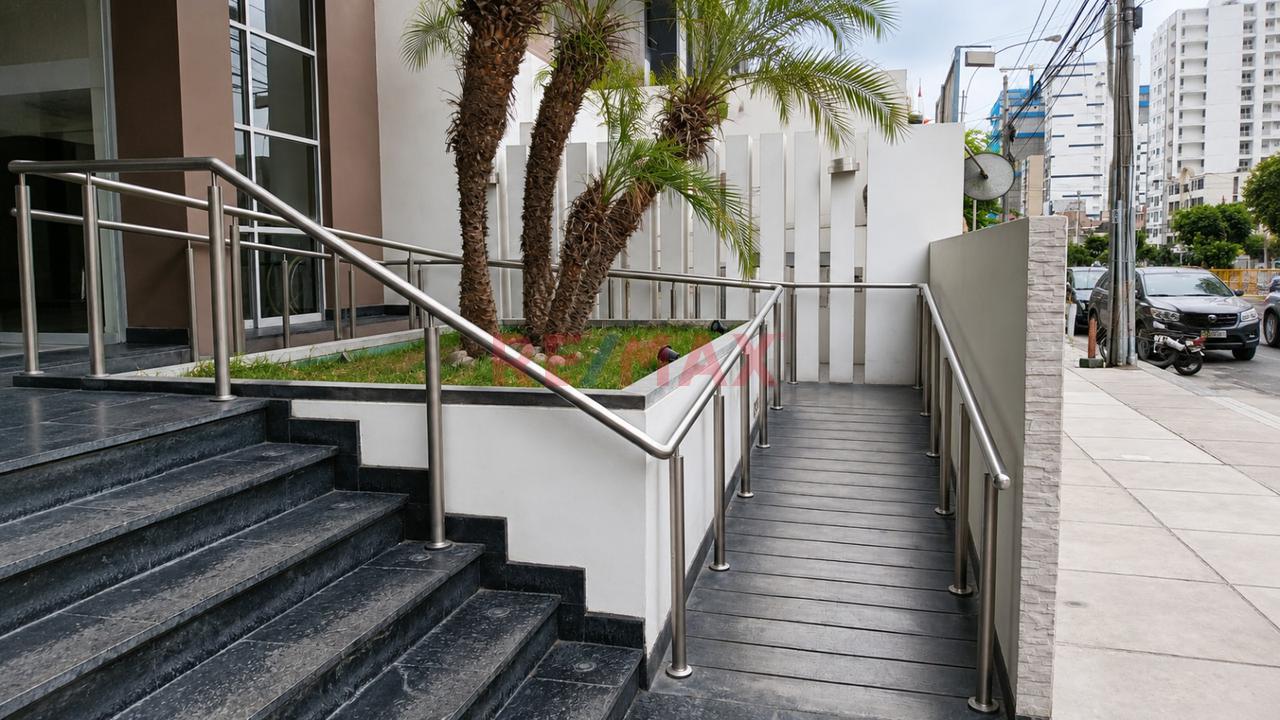 Departamento En Venta  En Jesus María 3 Dormitorios + Estacionamiento. — foto 5