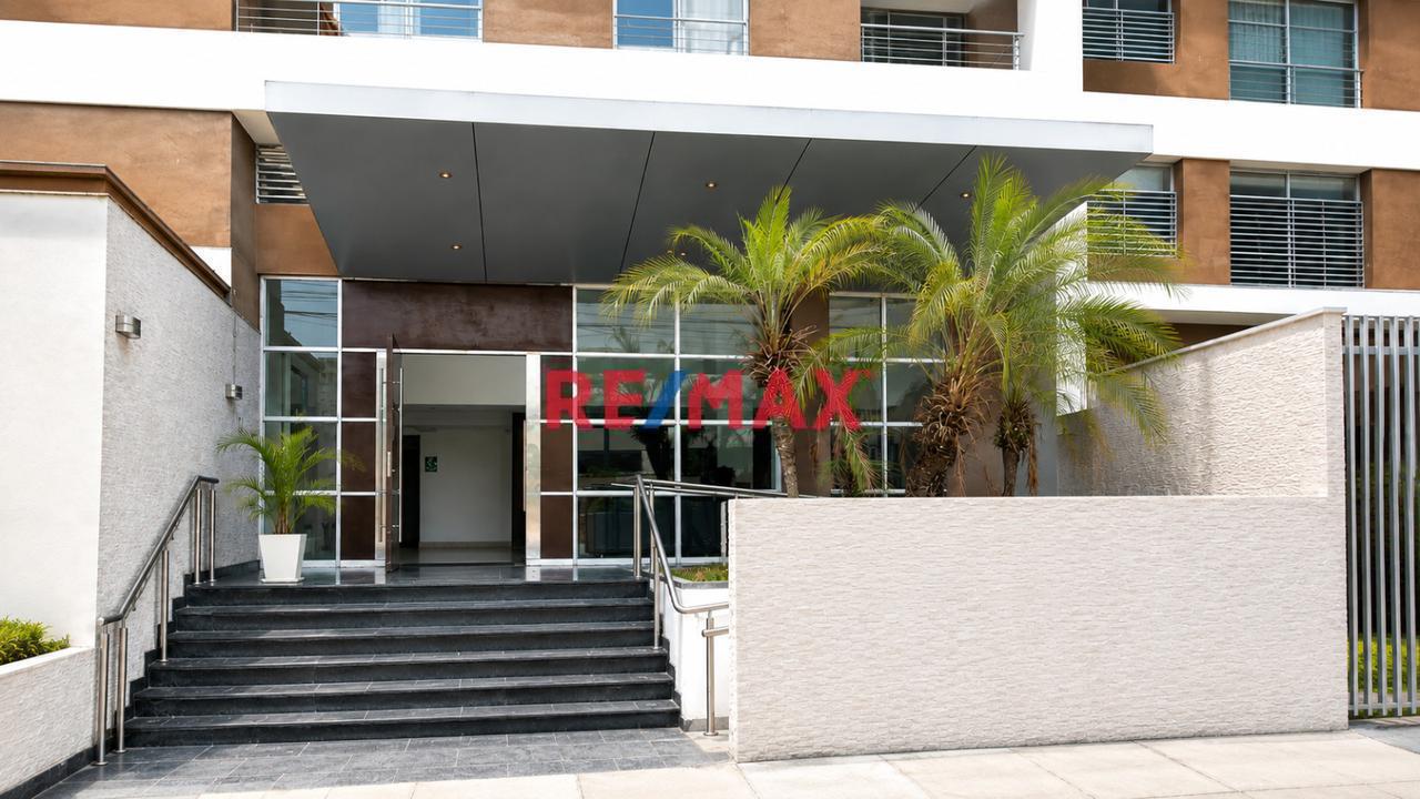 Departamento En Venta En Jesus María 3 Dormitorios + Estacionamiento.