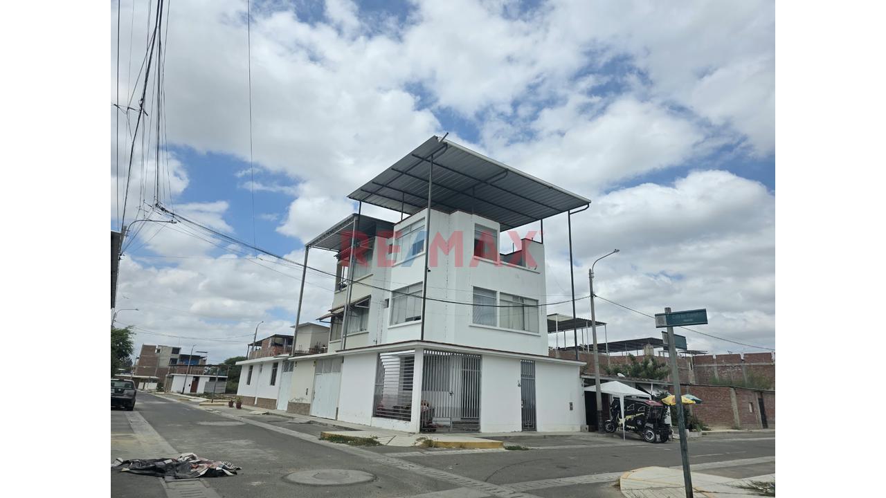 Venta De Terreno De 188.36 M2 Con Doble Frontera  En Esquina En Urb Las Palmeras Ii Etapa Cerca Al Ovalo Principal — foto 6